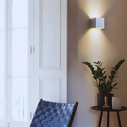 Adjustable Outdoor Wall Light – Flexible Arm LED Wall Spotlight for Porch & Patio | LumenTrail